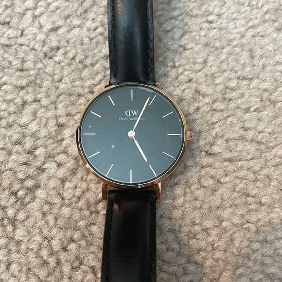 Daniel Wellington Petite Sheffield 32MM black/rose gold watch - Picture 2 of 6
